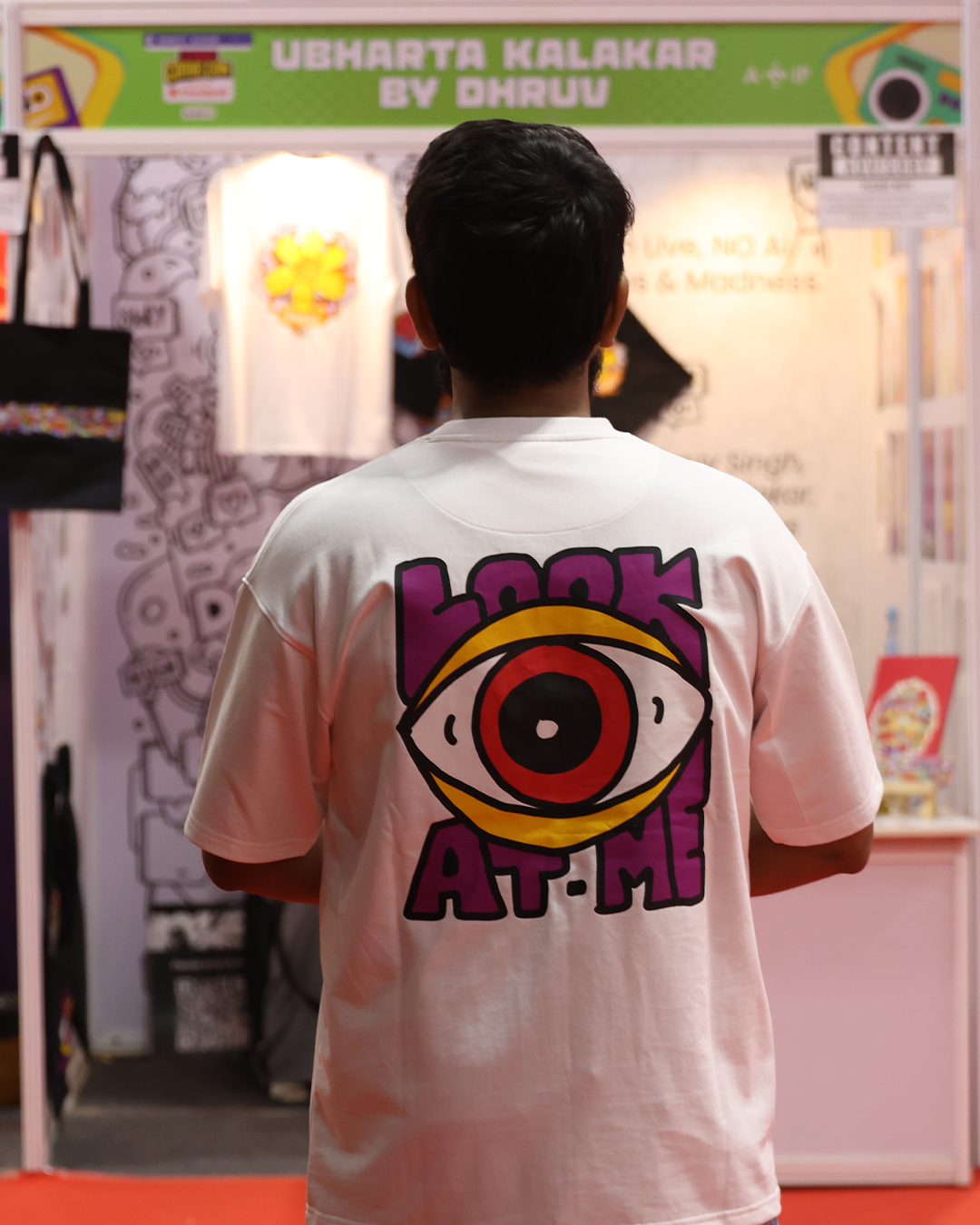 Look at me - Oversized White T-Shirt